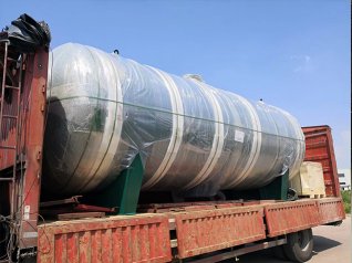 白水出口卧式储气罐发货中